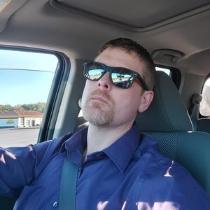 Meet your Posher, Derrick